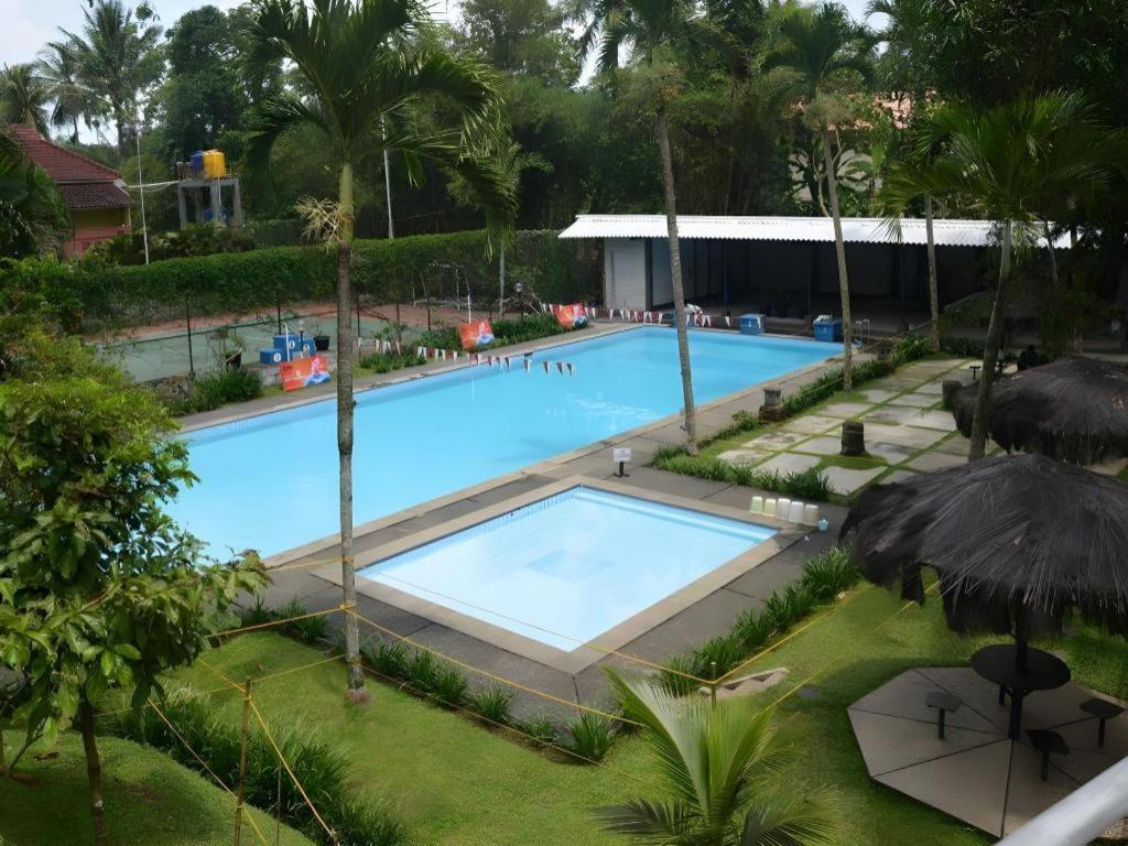 Augusta Sukabumi Hotel Exterior foto